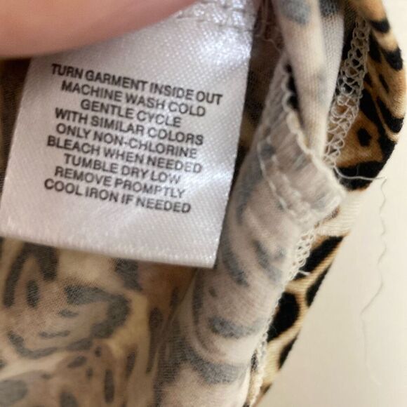 Eye Candy Animal Print Mock Turtleneck Sleeveless Tank with Keyhole Size Small ( - Picture 8 of 8